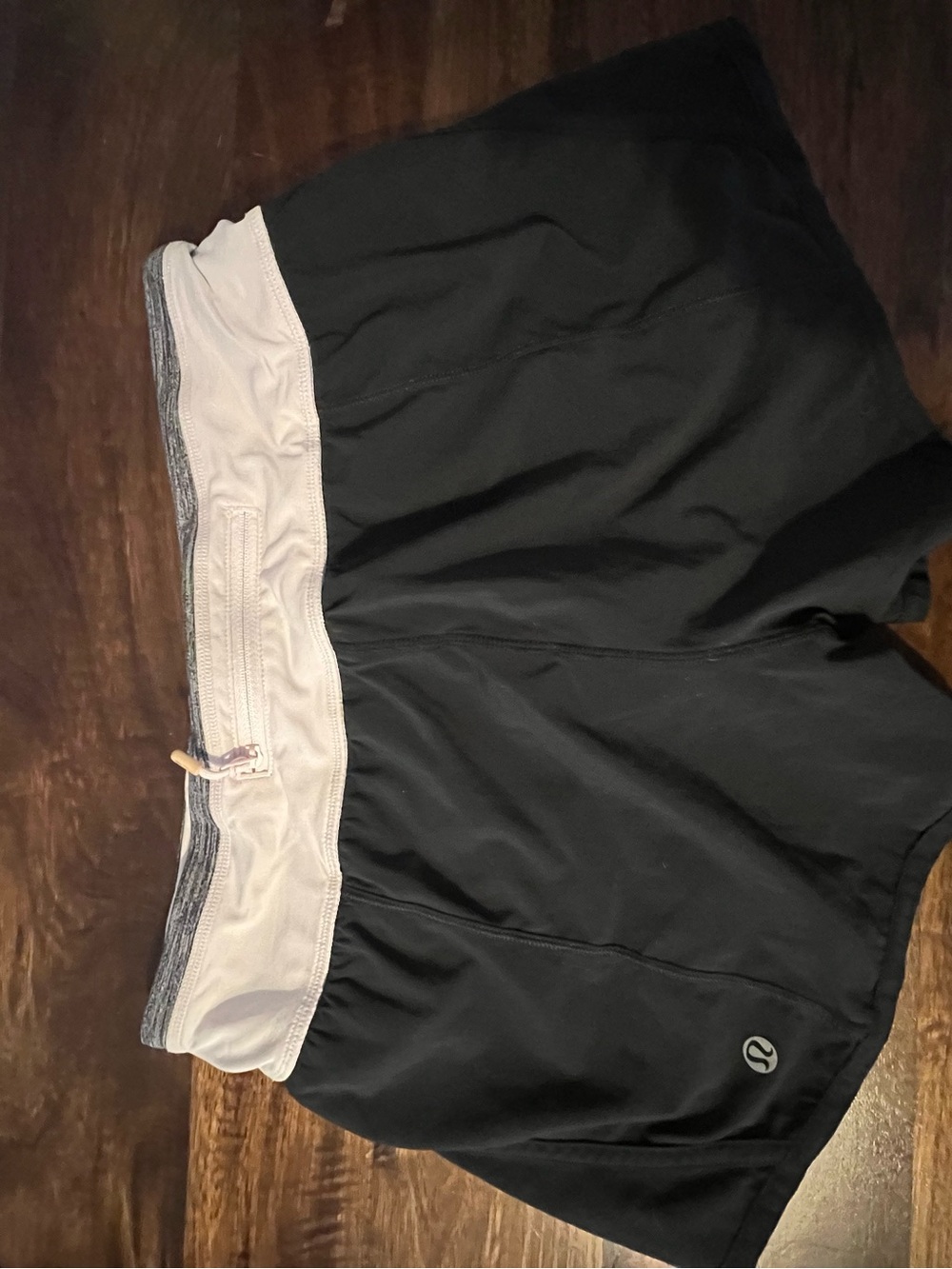 Vintage Lululemon athletica Black Shorts with light pink/grey Waistband